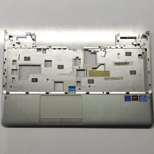 photo_2025-10-15_18-17-14_11zon قاب کنار کیبورد لپ تاپ سامسونگ SAMSUNG NP 350 V5X - استوک - Image 1