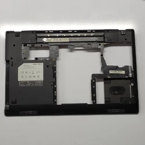 photo_2025-10-22_10-14-45_11zon قاب کف لپ تاپ ام اس ای MSI MS16-G5 - استوک - Image 1