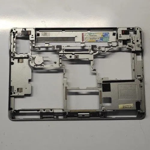 photo_2025-10-29_10-44-13_11zon قاب کف لپ تاپ دل DELL Latitude E 6440 - استوک - Image 1