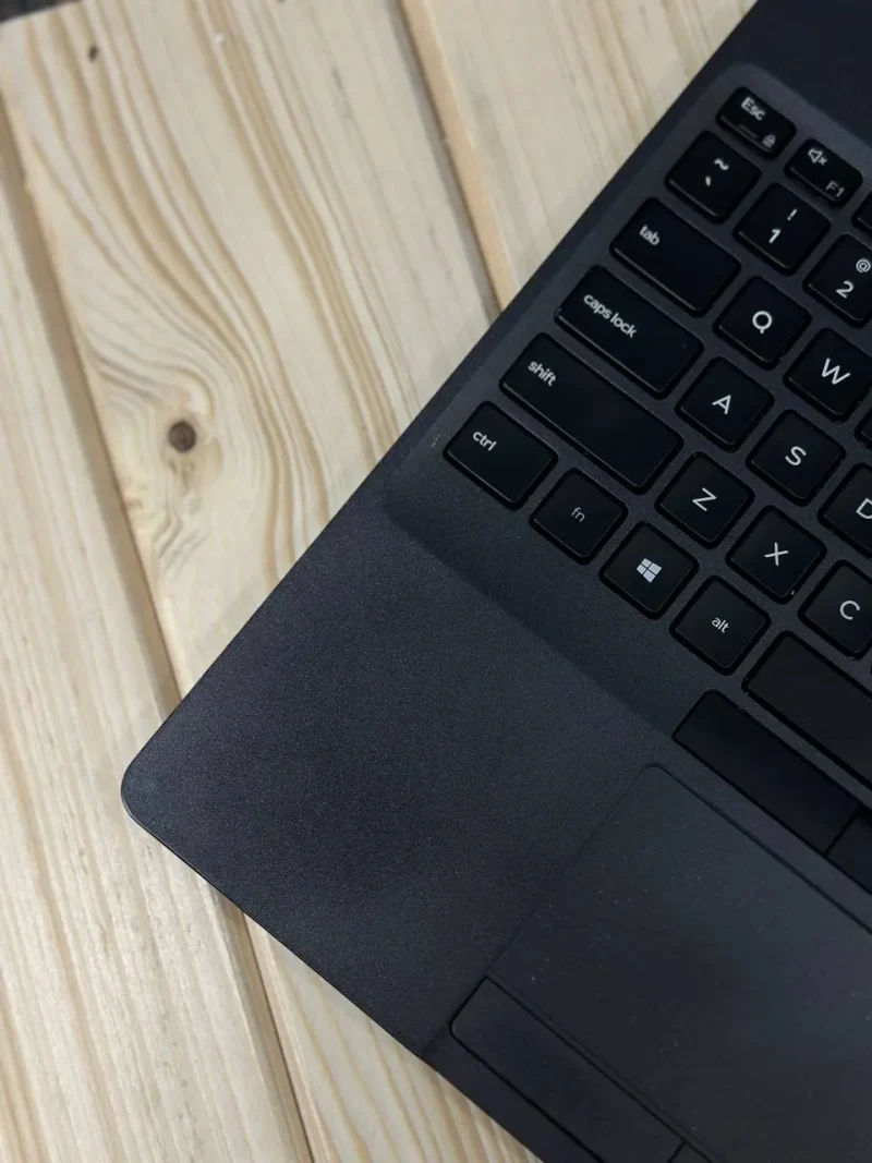 لپ تاپ دل DELL Latitude 5501 - استوک - Image 2